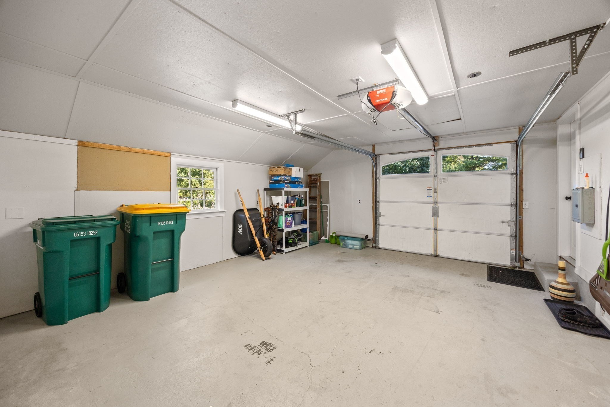 4 Beatty Ln