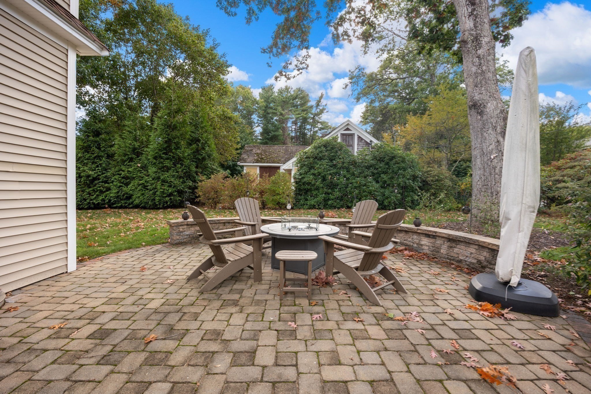 4 Beatty Ln