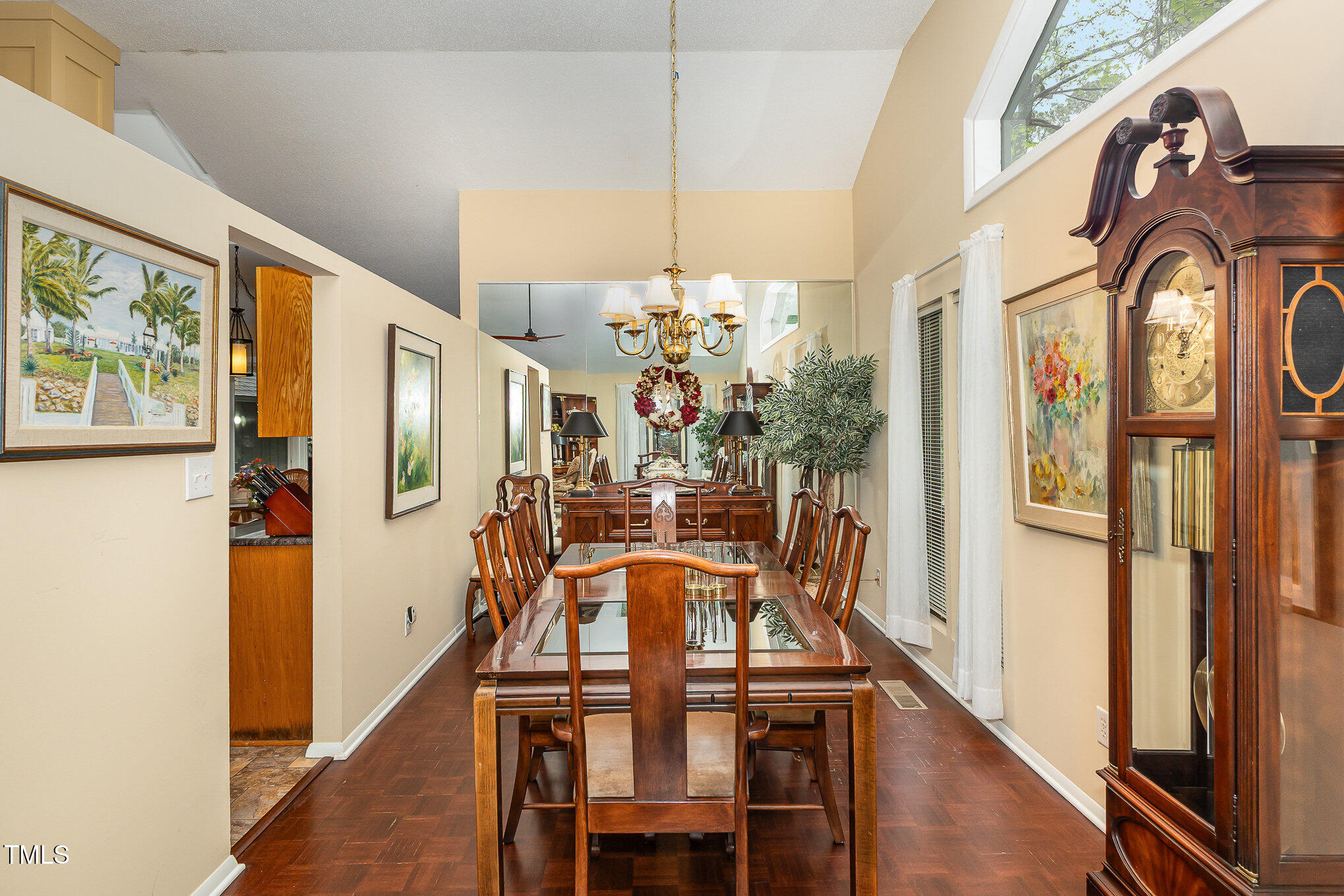 227 Windlestraw