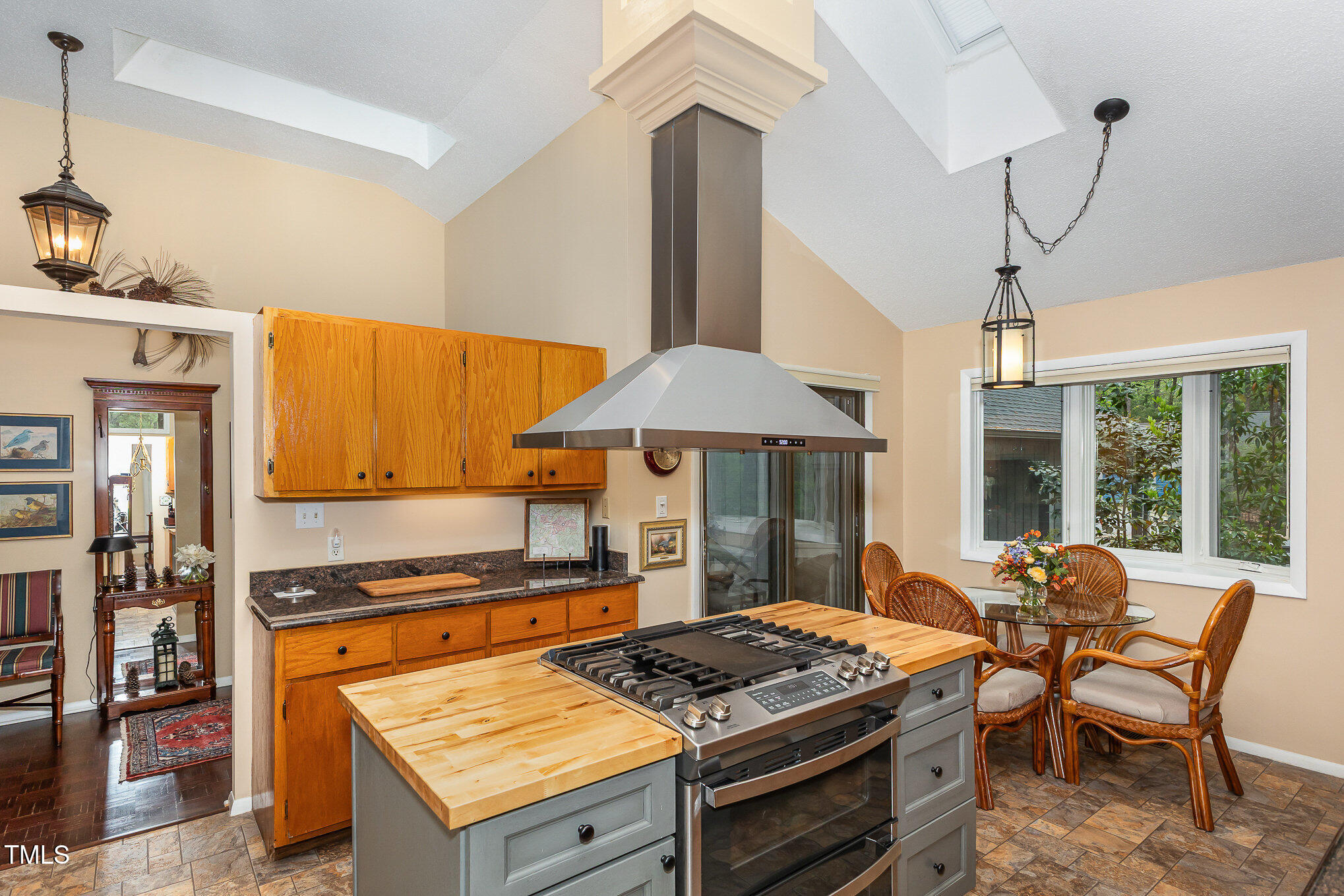 227 Windlestraw