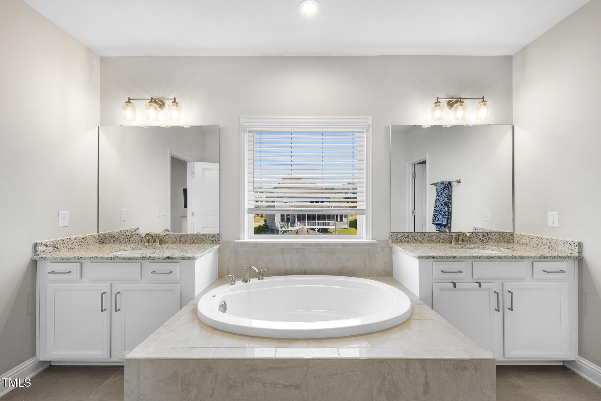 2527 Sidewinder Court
