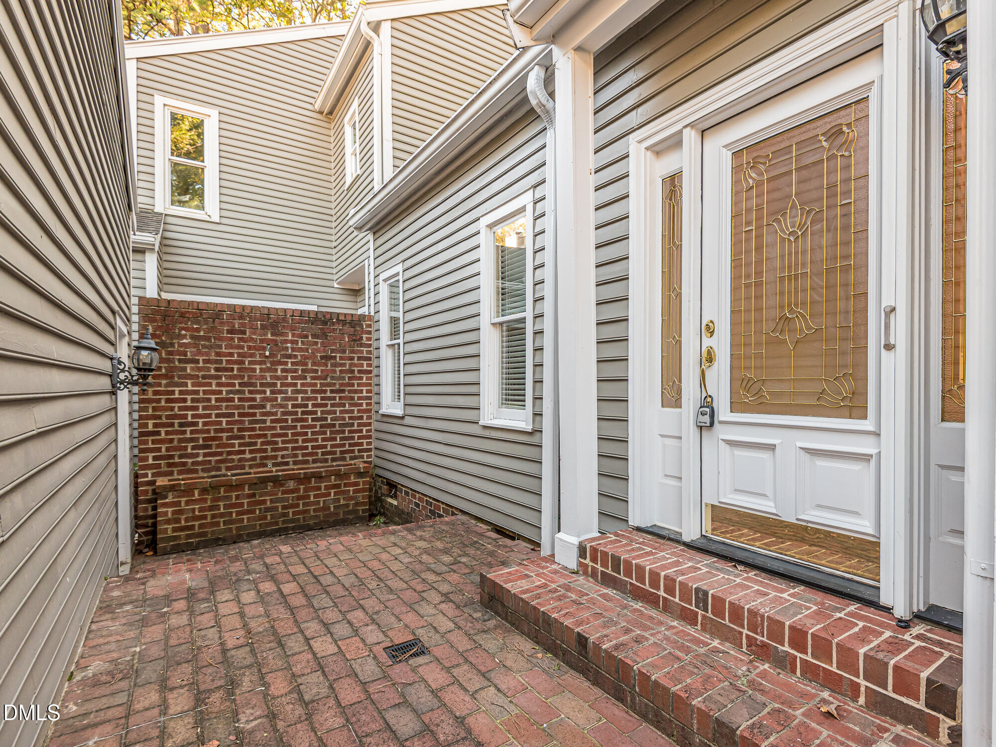 6921 Hunters Way, Raleigh
