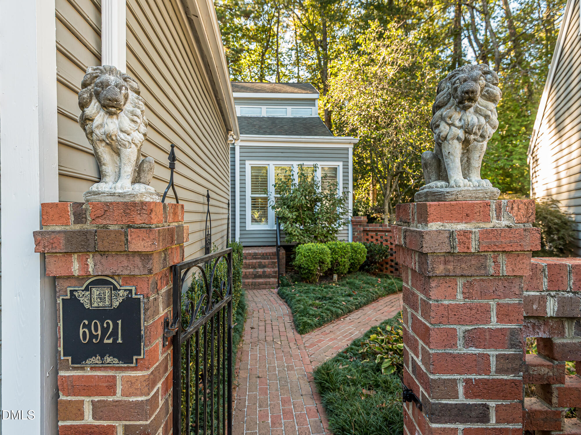 6921 Hunters Way, Raleigh