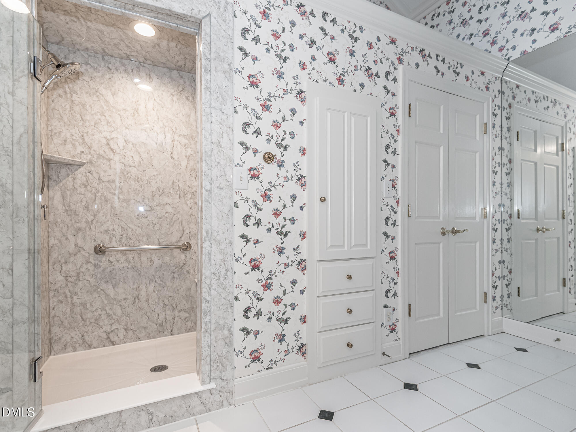 6921 Hunters Way, Raleigh