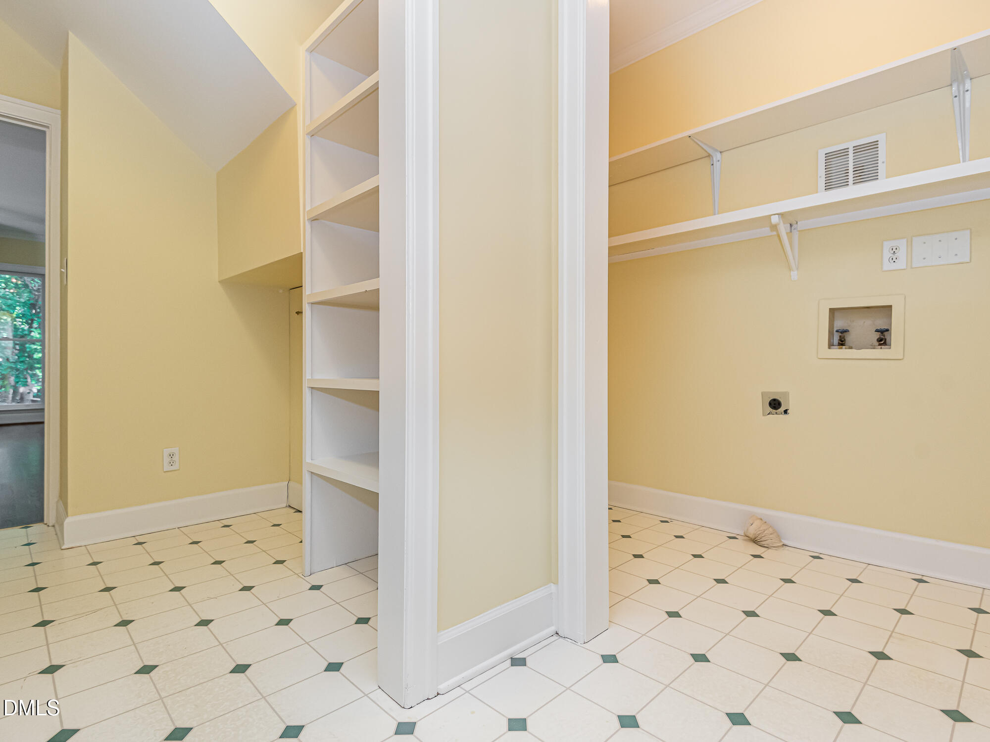 6921 Hunters Way, Raleigh
