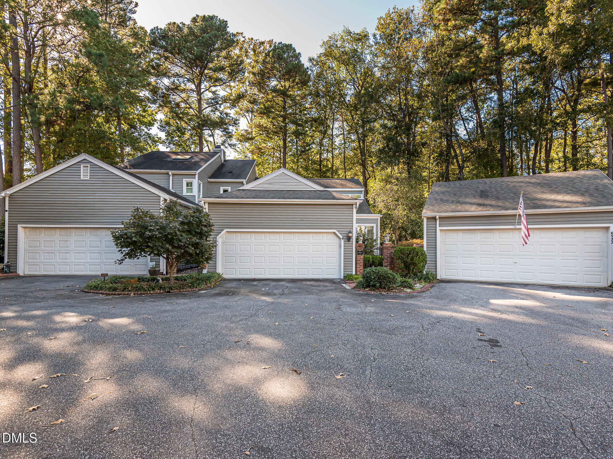 6921 Hunters Way, Raleigh