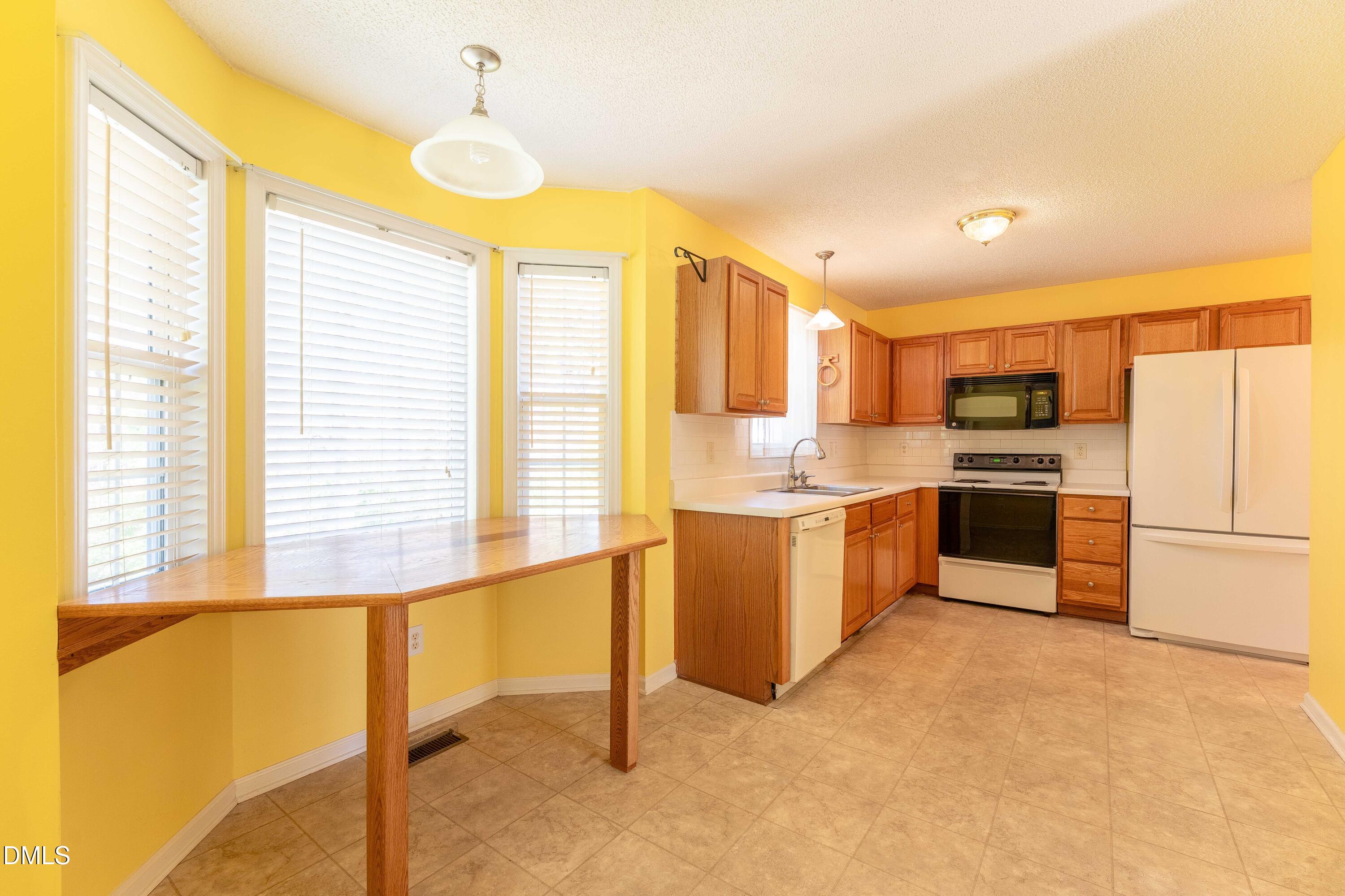 1321 E Turret Court