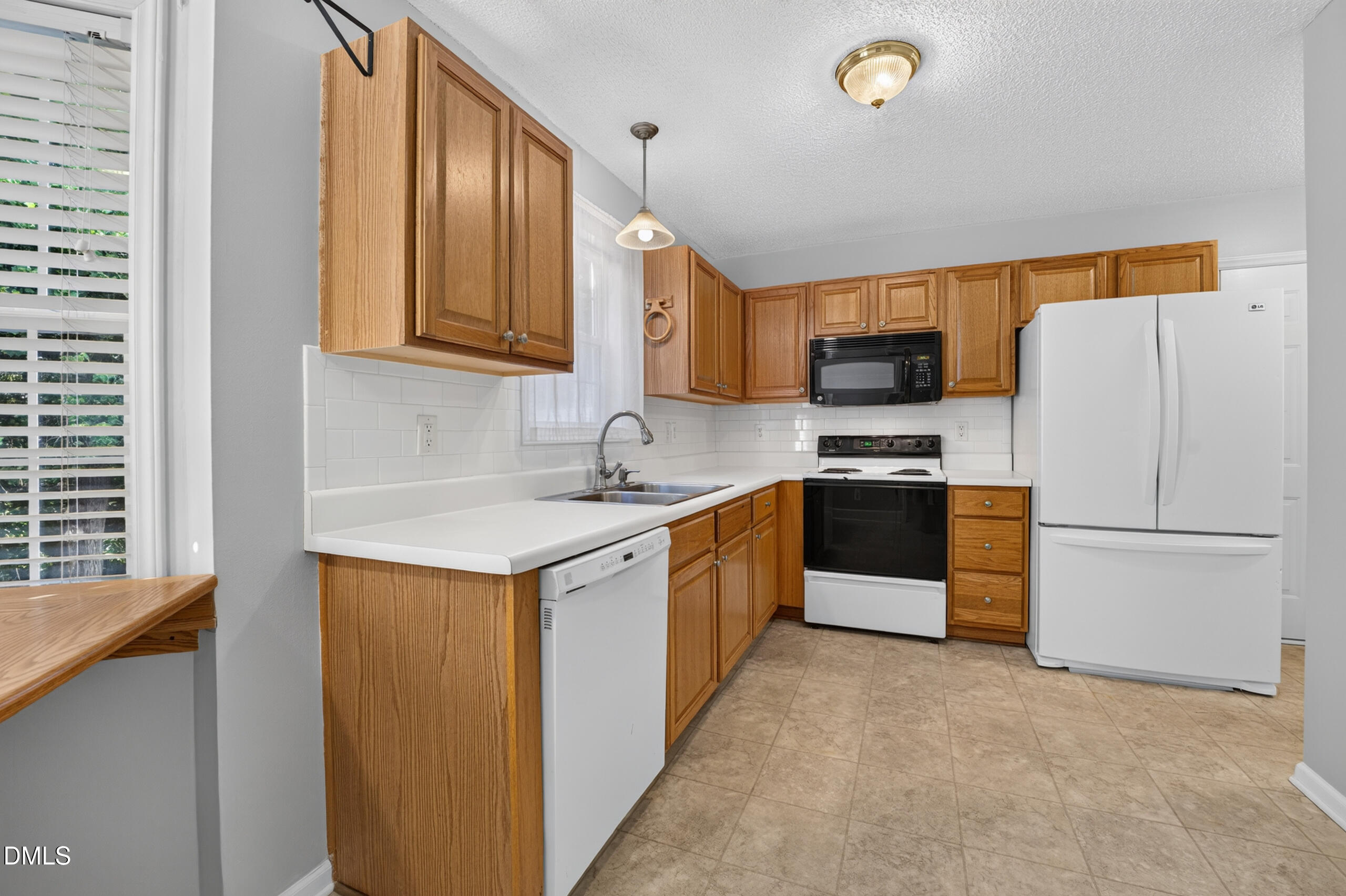 1321 E Turret Court
