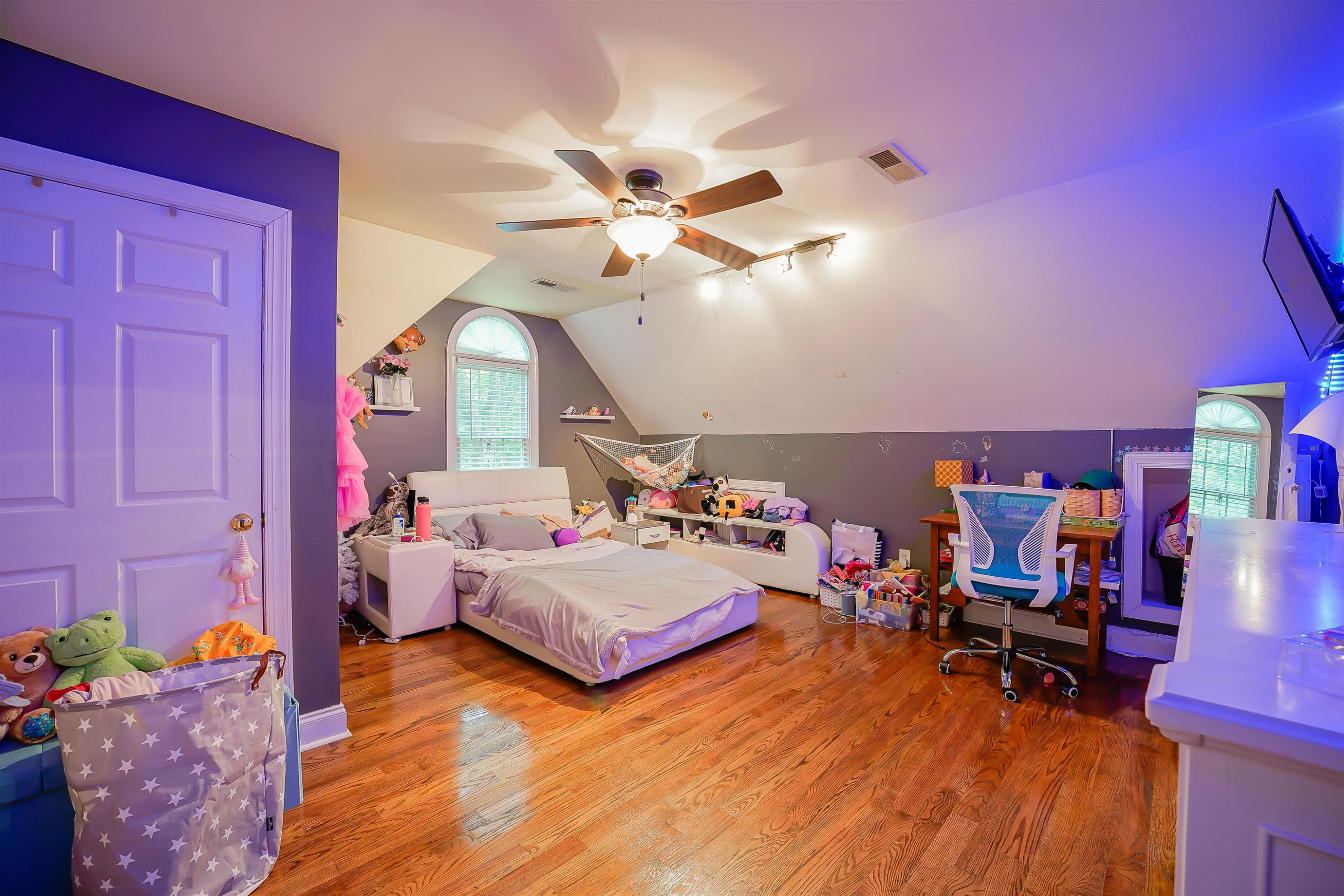 105 Holly Park Drive