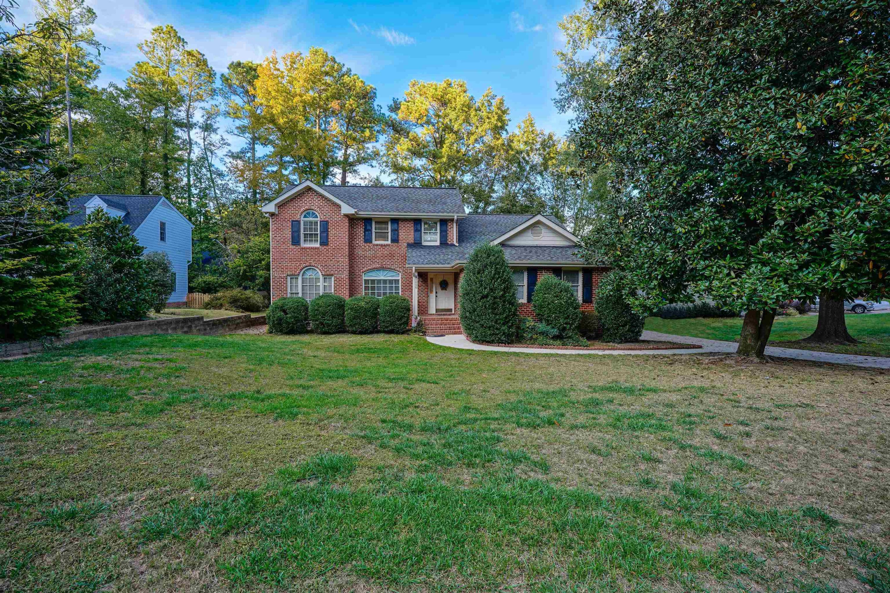 1006 W St Helena Place