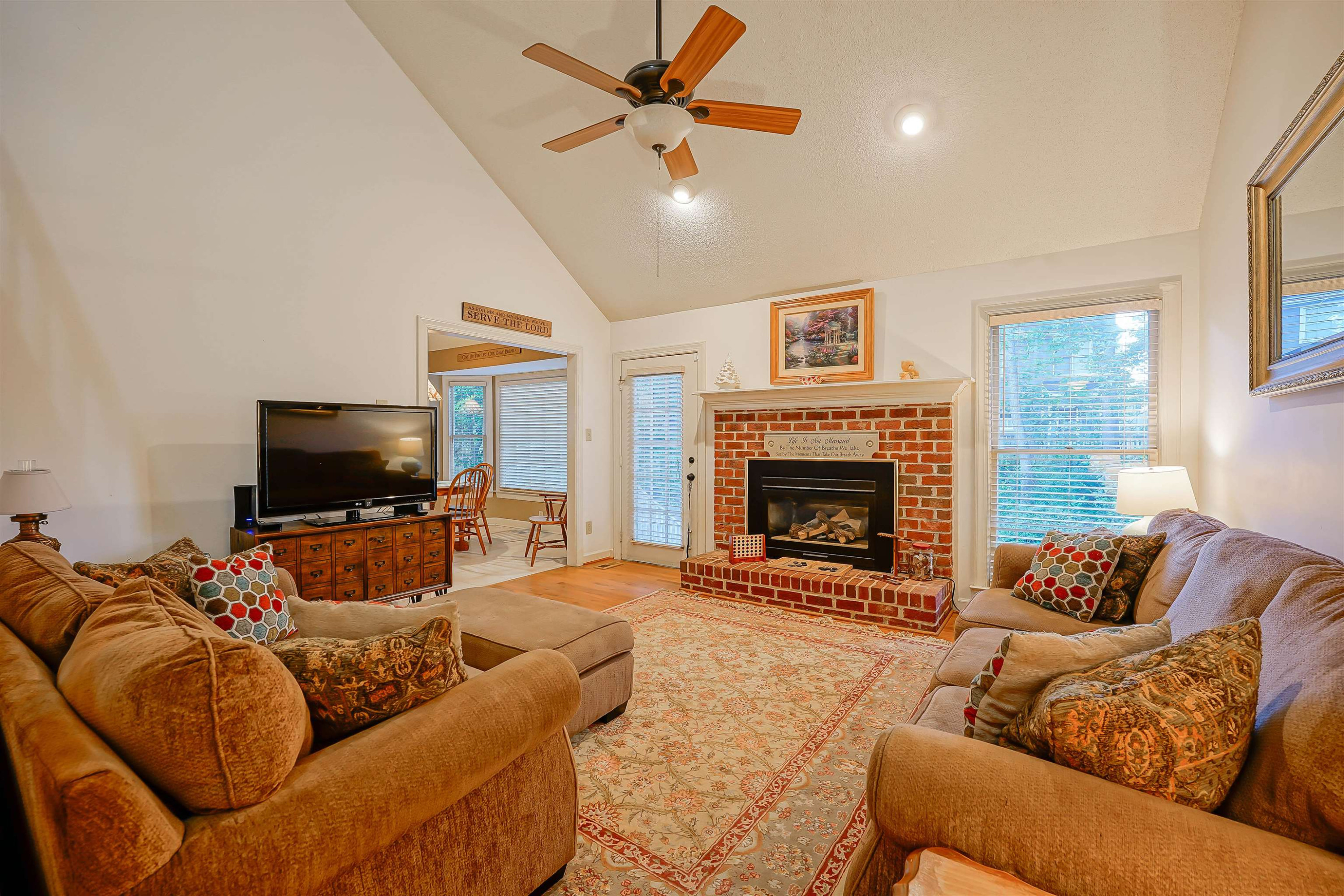 1006 W St Helena Place