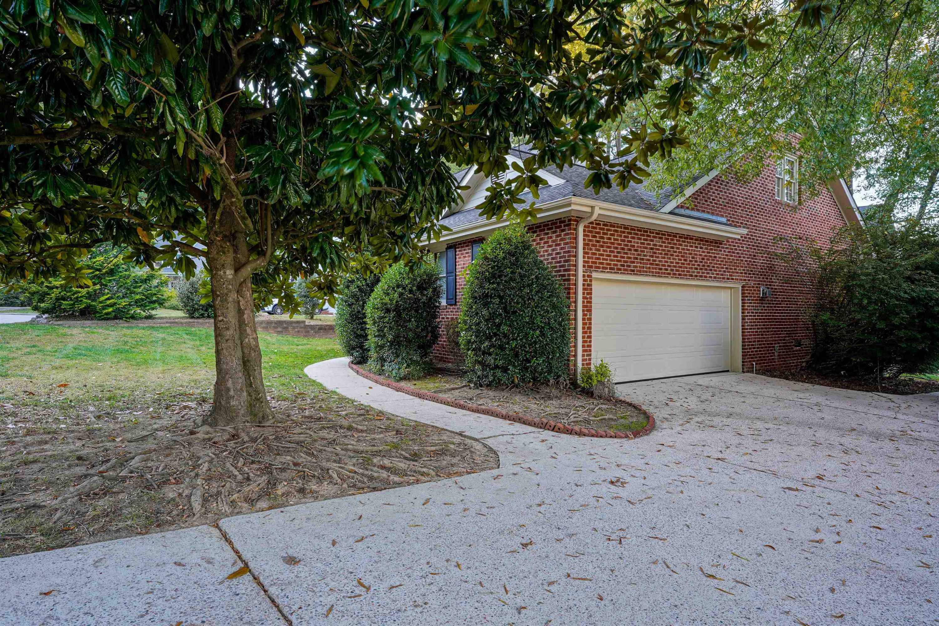 1006 W St Helena Place