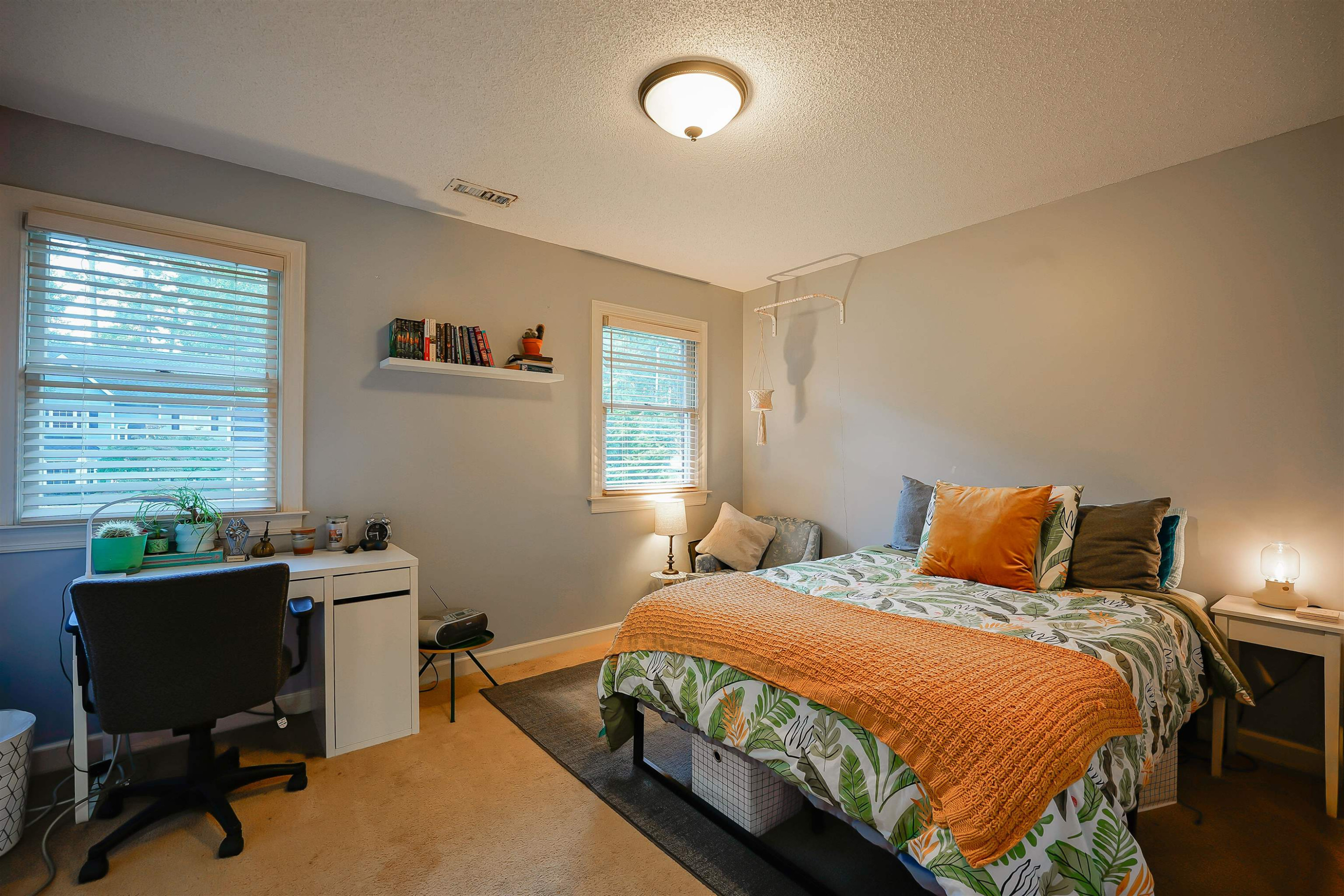 1006 W St Helena Place