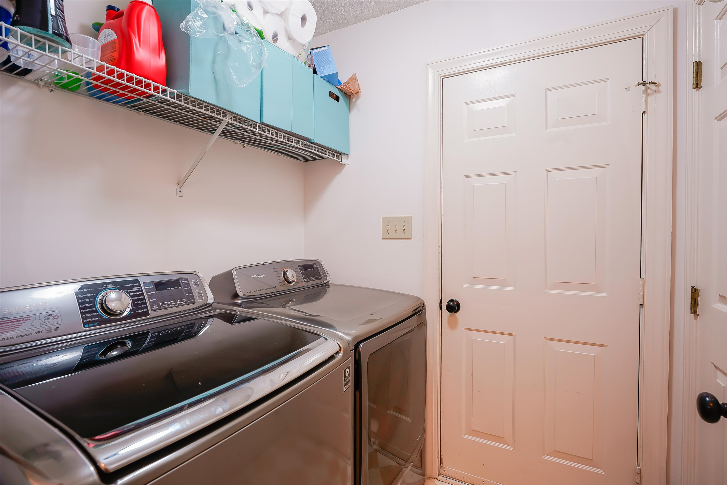 1006 W St Helena Place