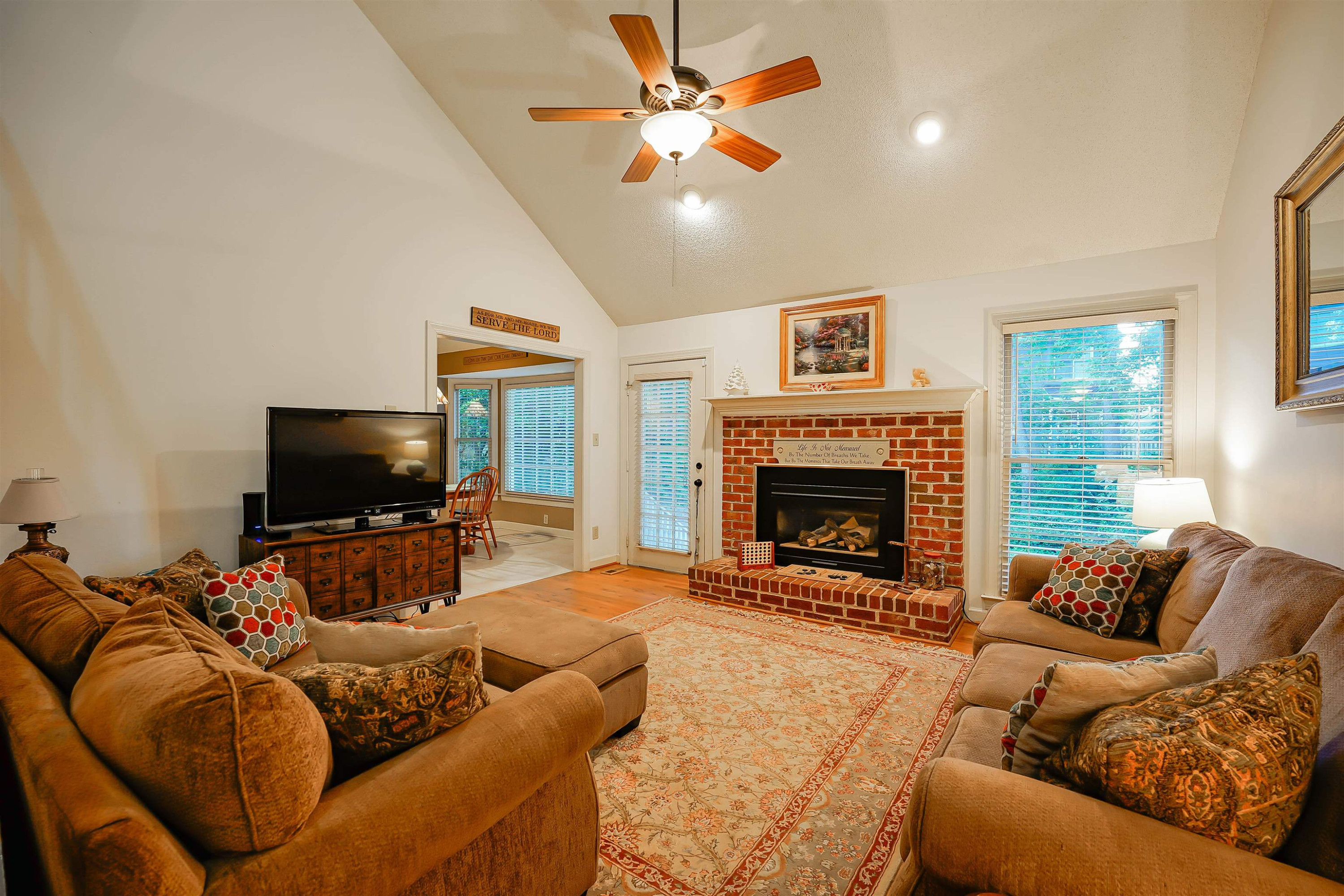 1006 W St Helena Place