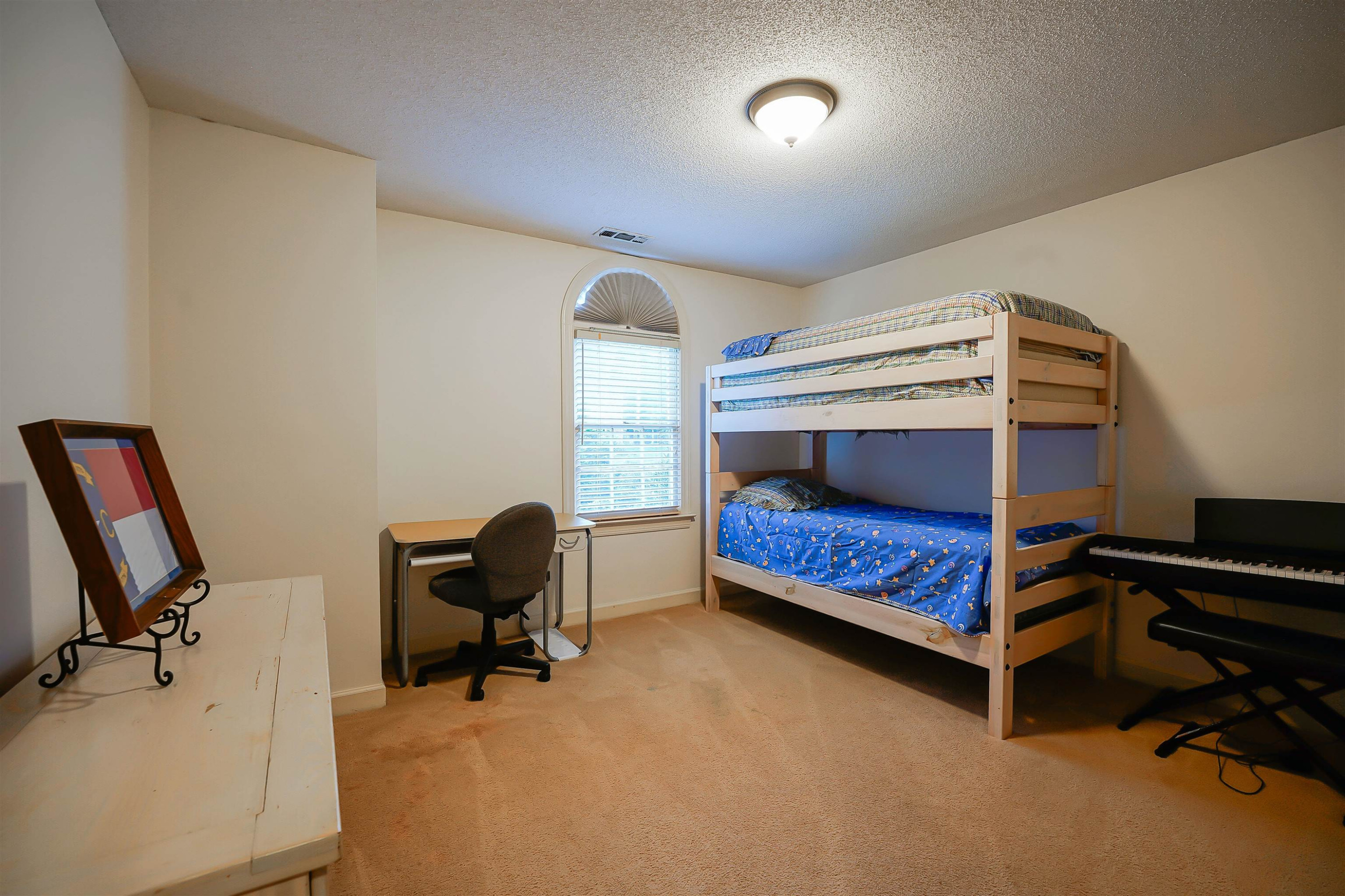 1006 W St Helena Place