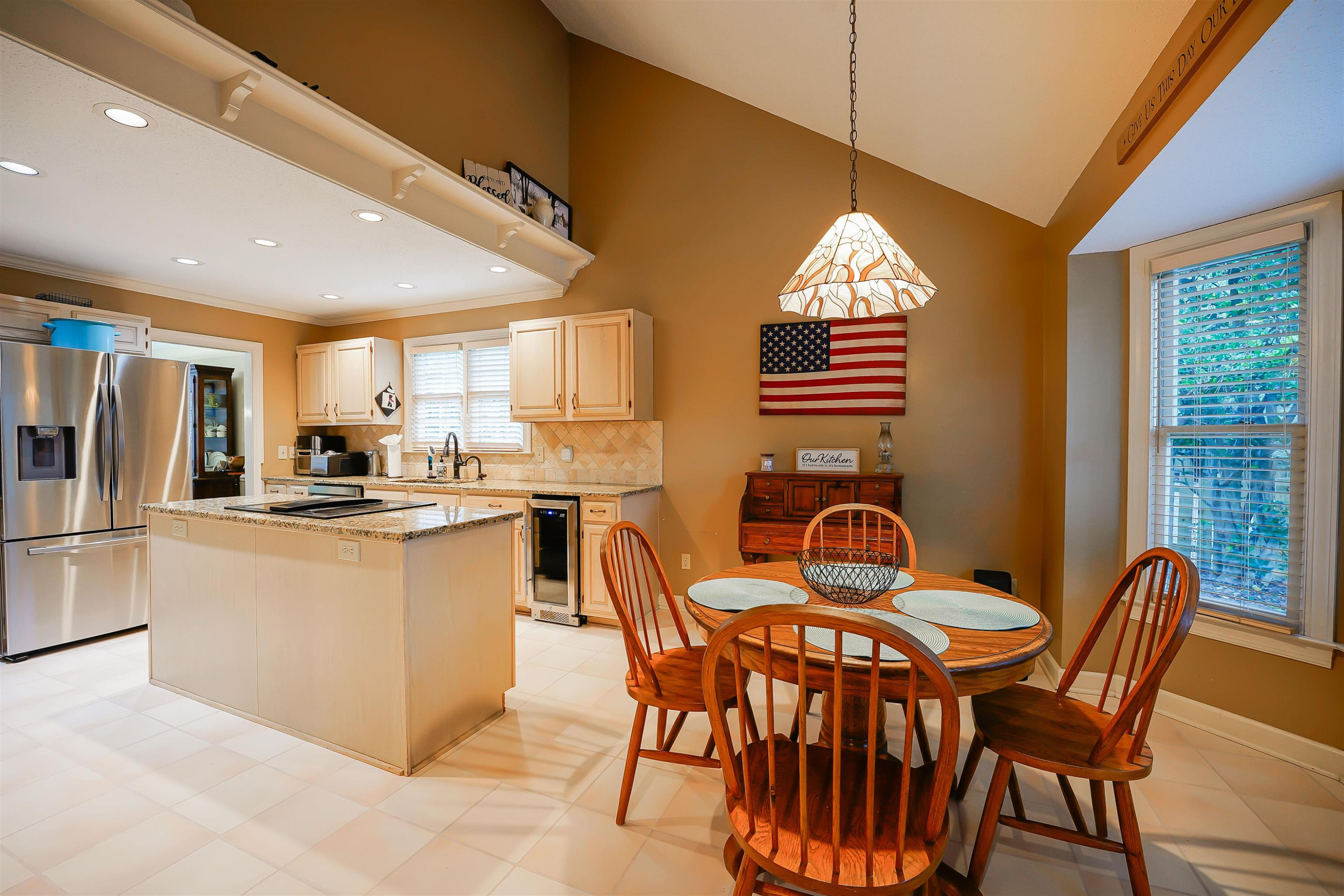 1006 W St Helena Place