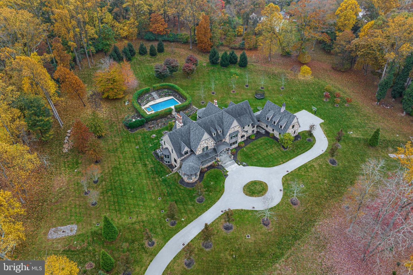 706 Hillview Rd