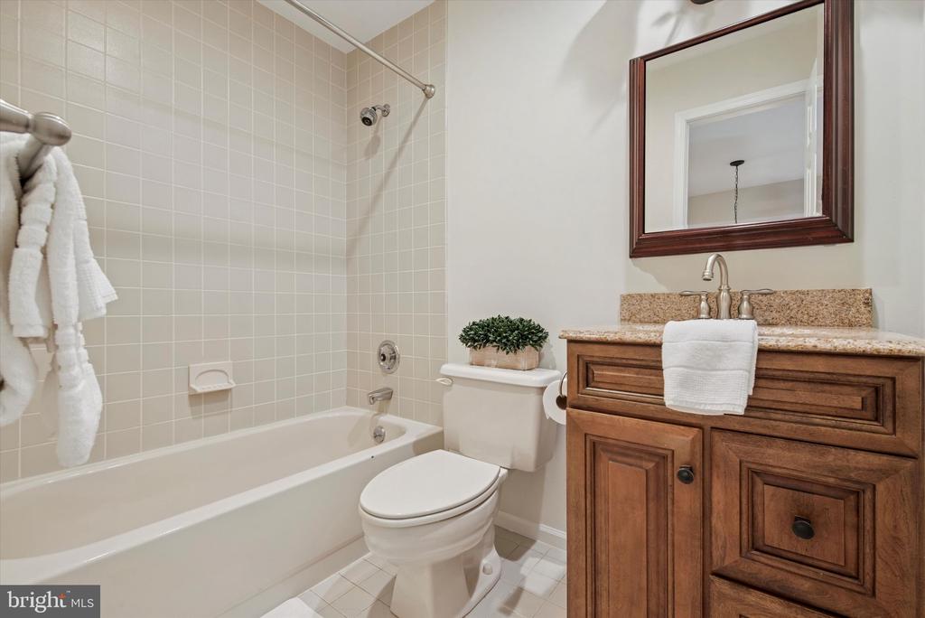 220 Springhouse Pond