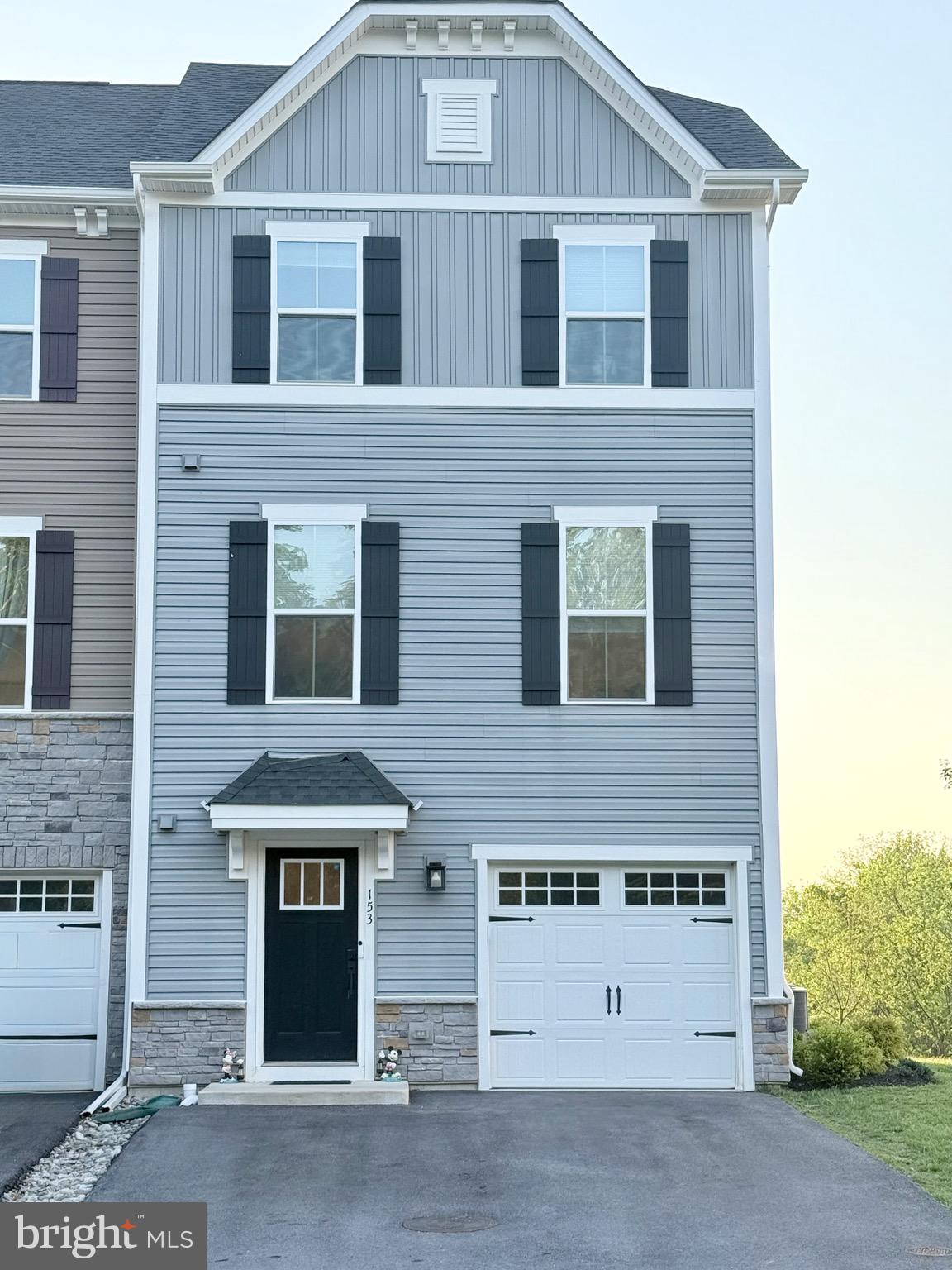 153 GLORY MAPLE LANE