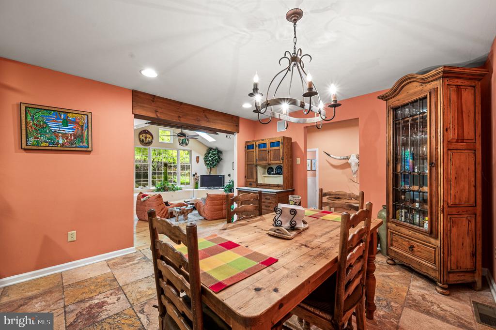 905 WARRIOR ROAD