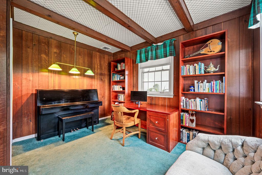 905 WARRIOR ROAD
