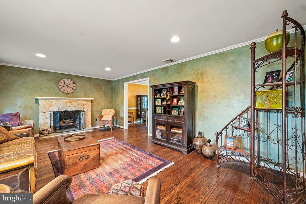 905 WARRIOR ROAD