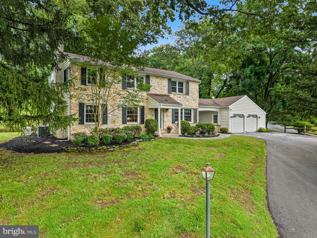 905 WARRIOR ROAD