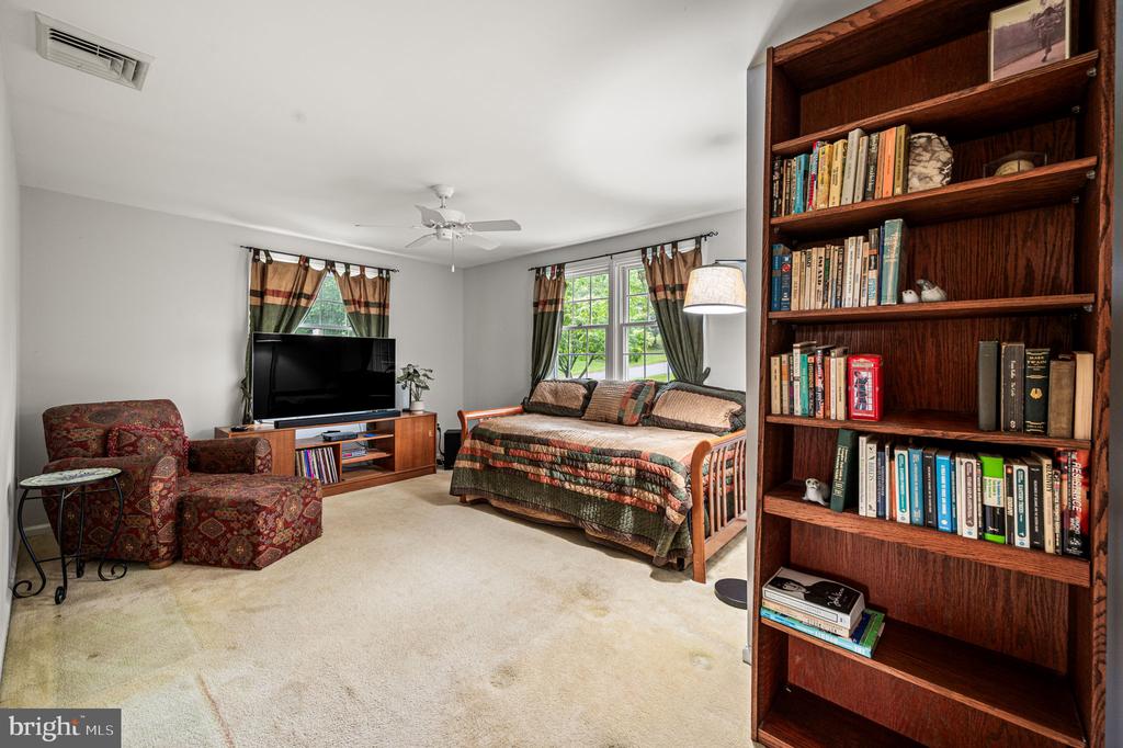 905 WARRIOR ROAD