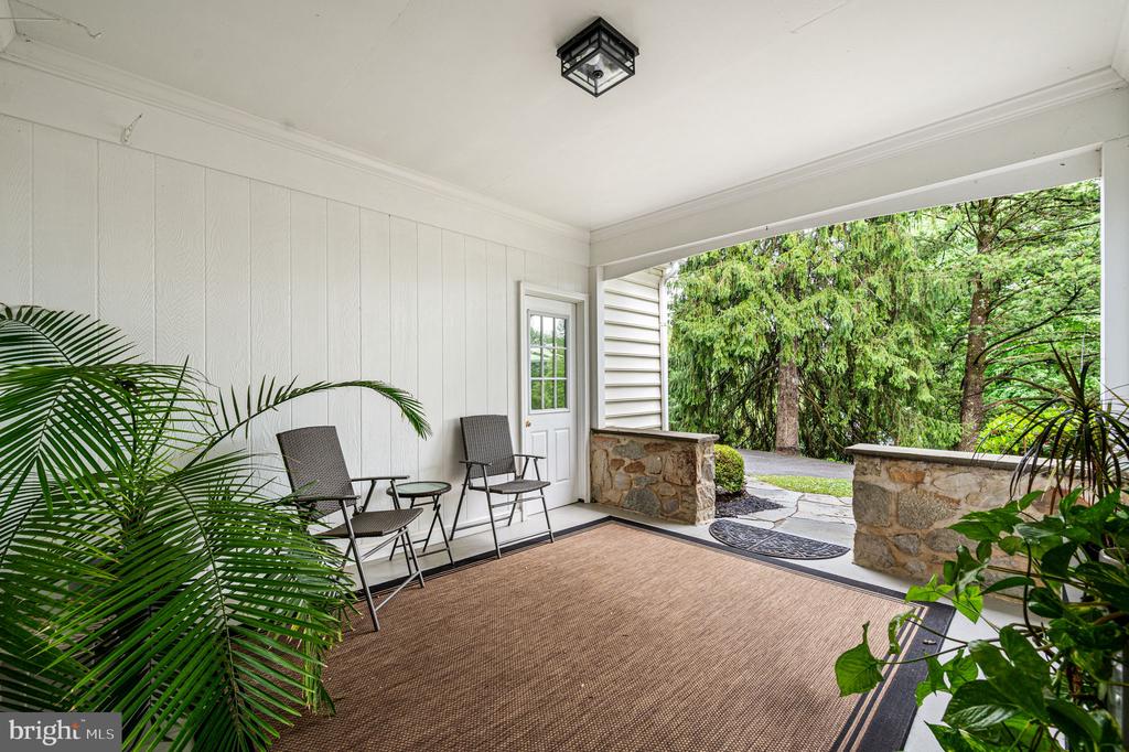 905 WARRIOR ROAD