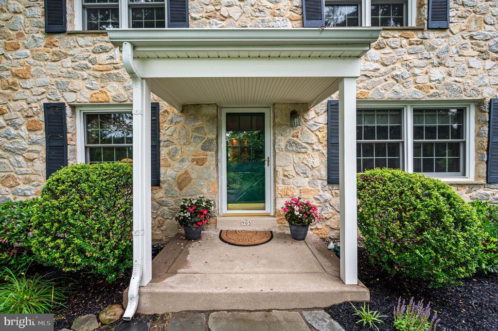 905 WARRIOR ROAD