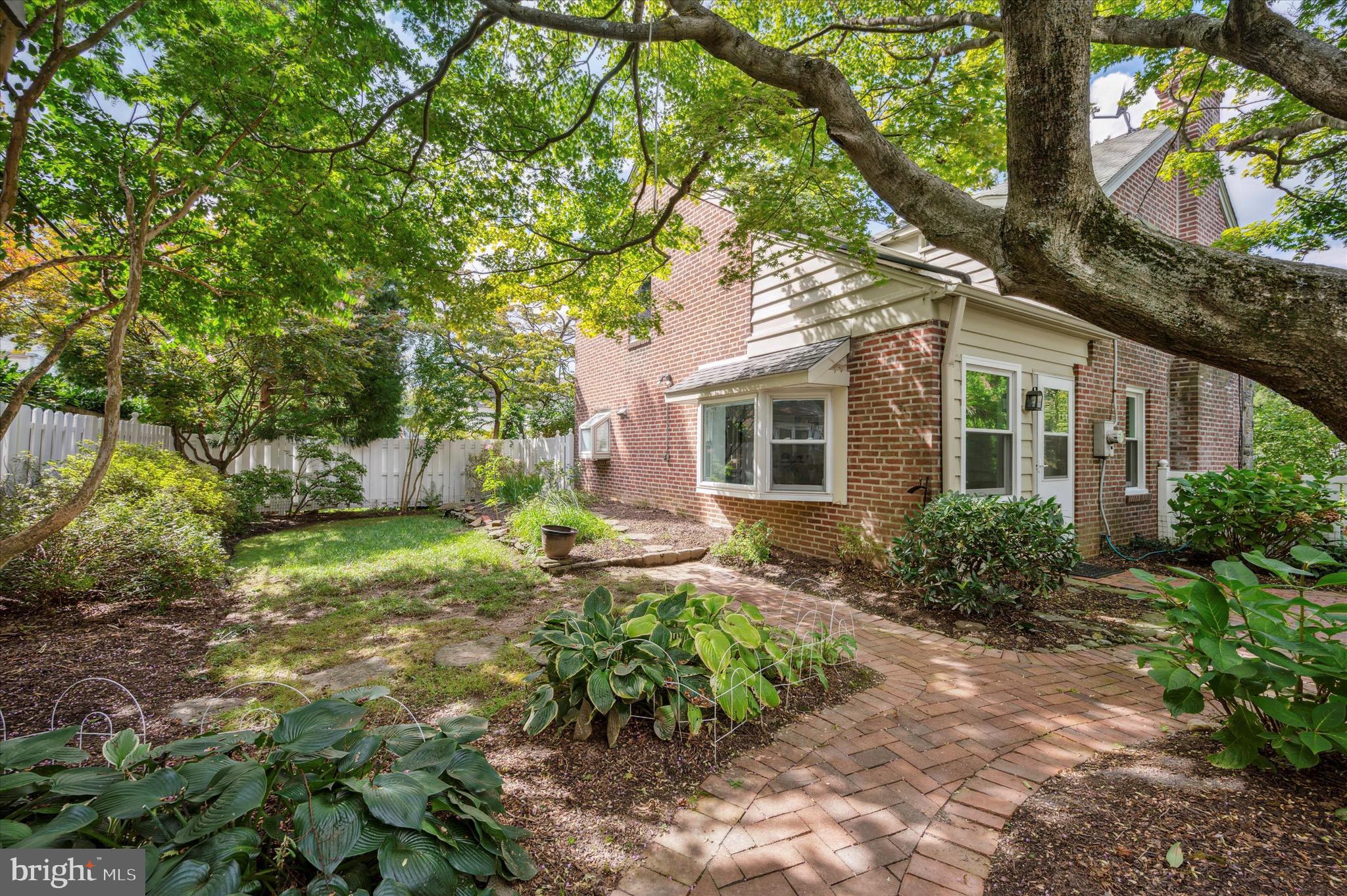 5 Black Friar Rd