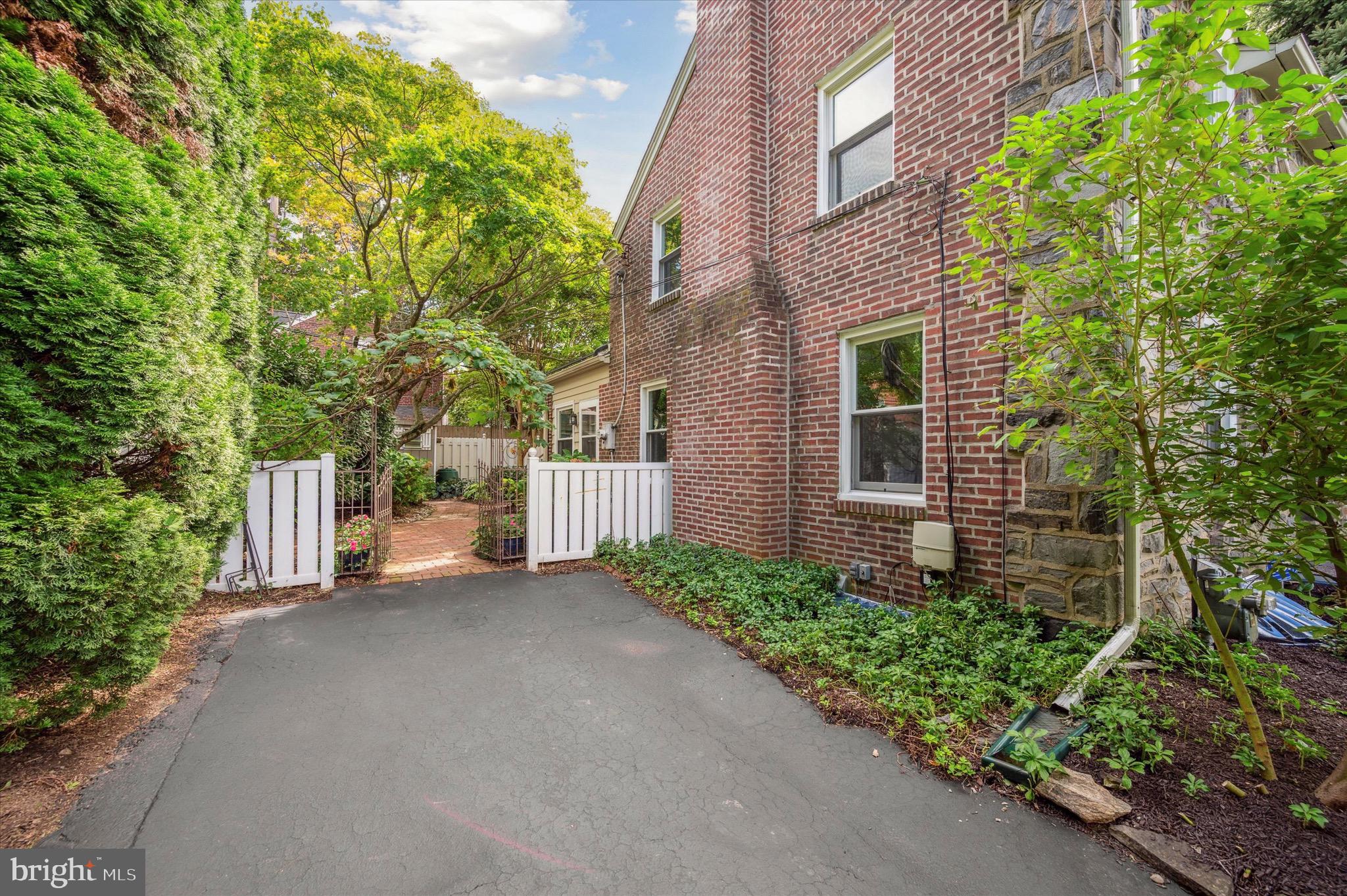 5 Black Friar Rd