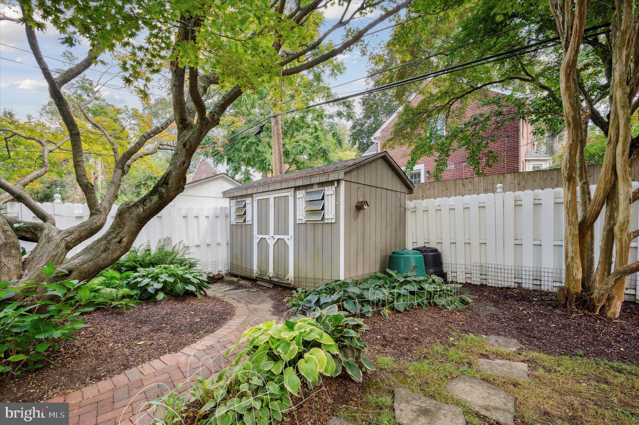 5 Black Friar Rd