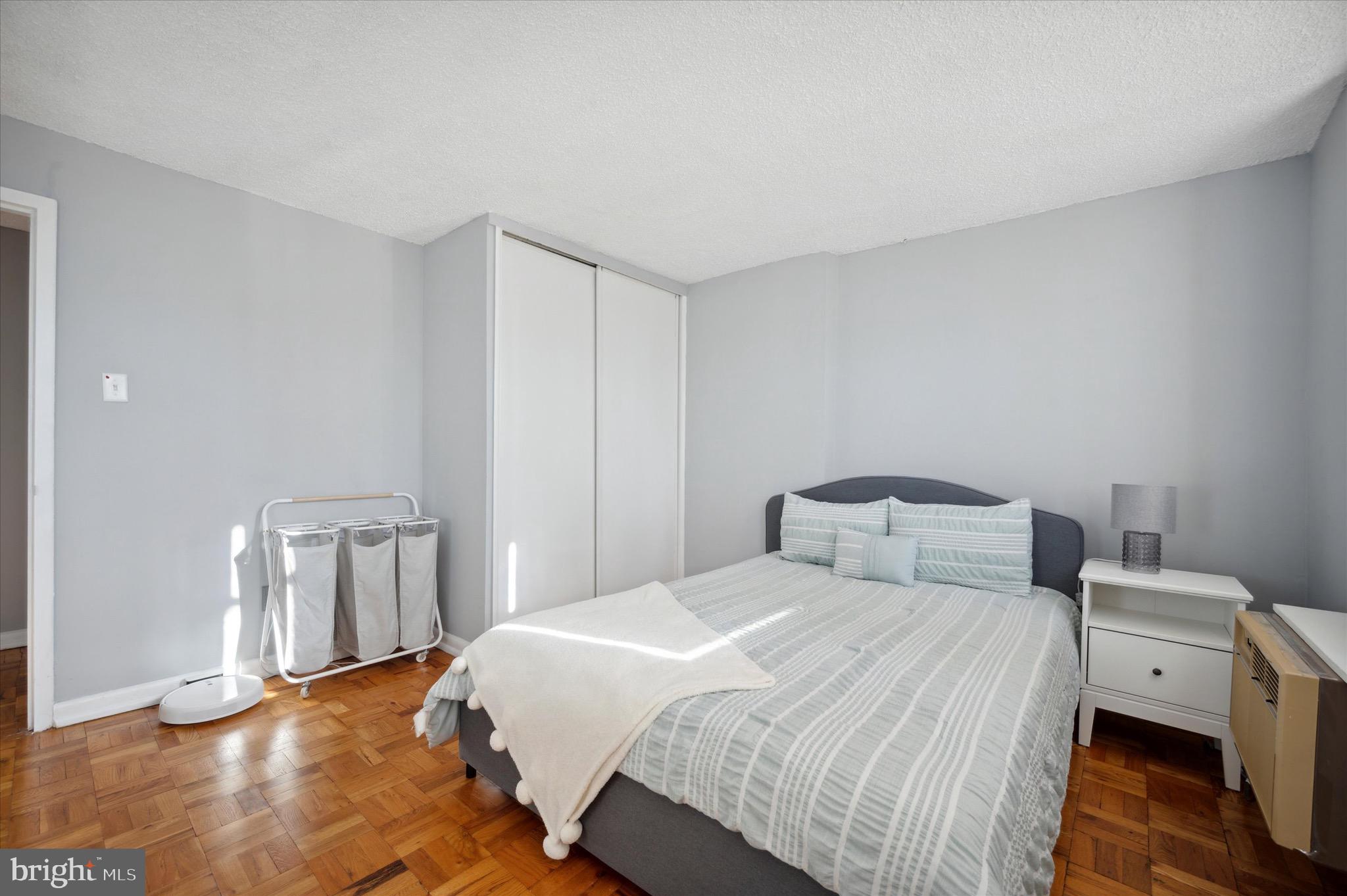 1030 E Lancaster Ave #606