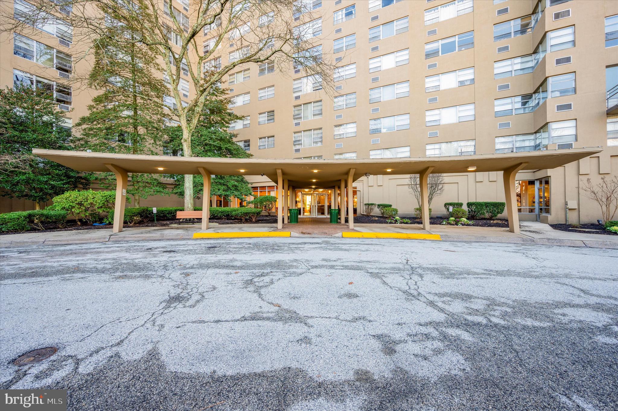 1030 E Lancaster Ave #606