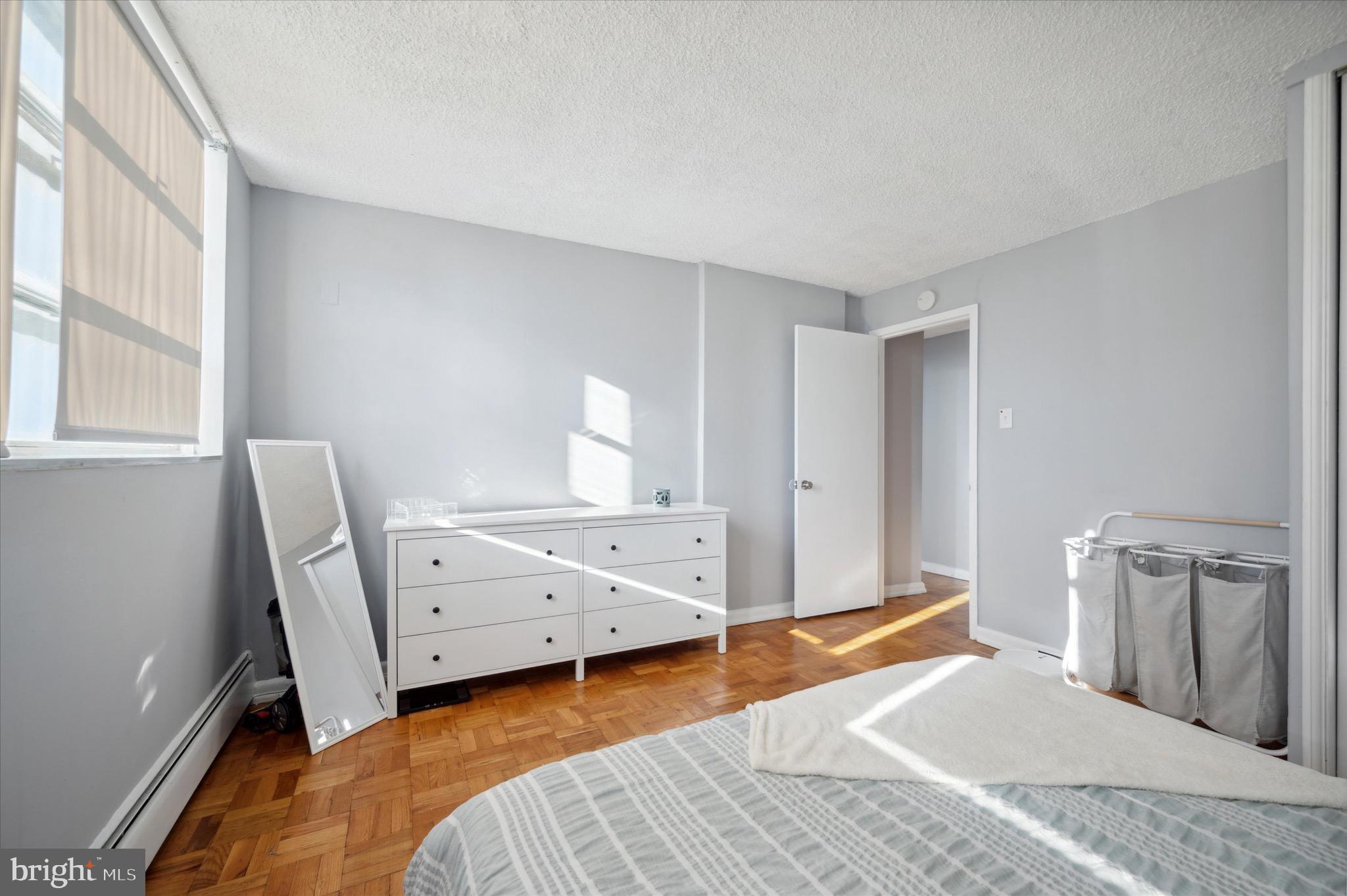 1030 E Lancaster Ave #606