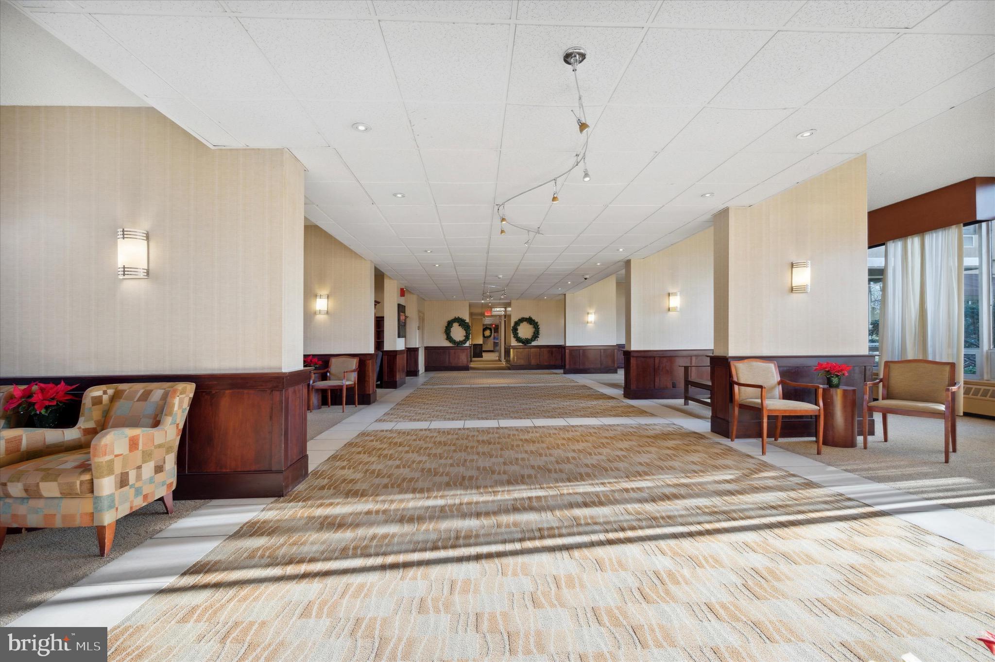 1030 E Lancaster Ave #606