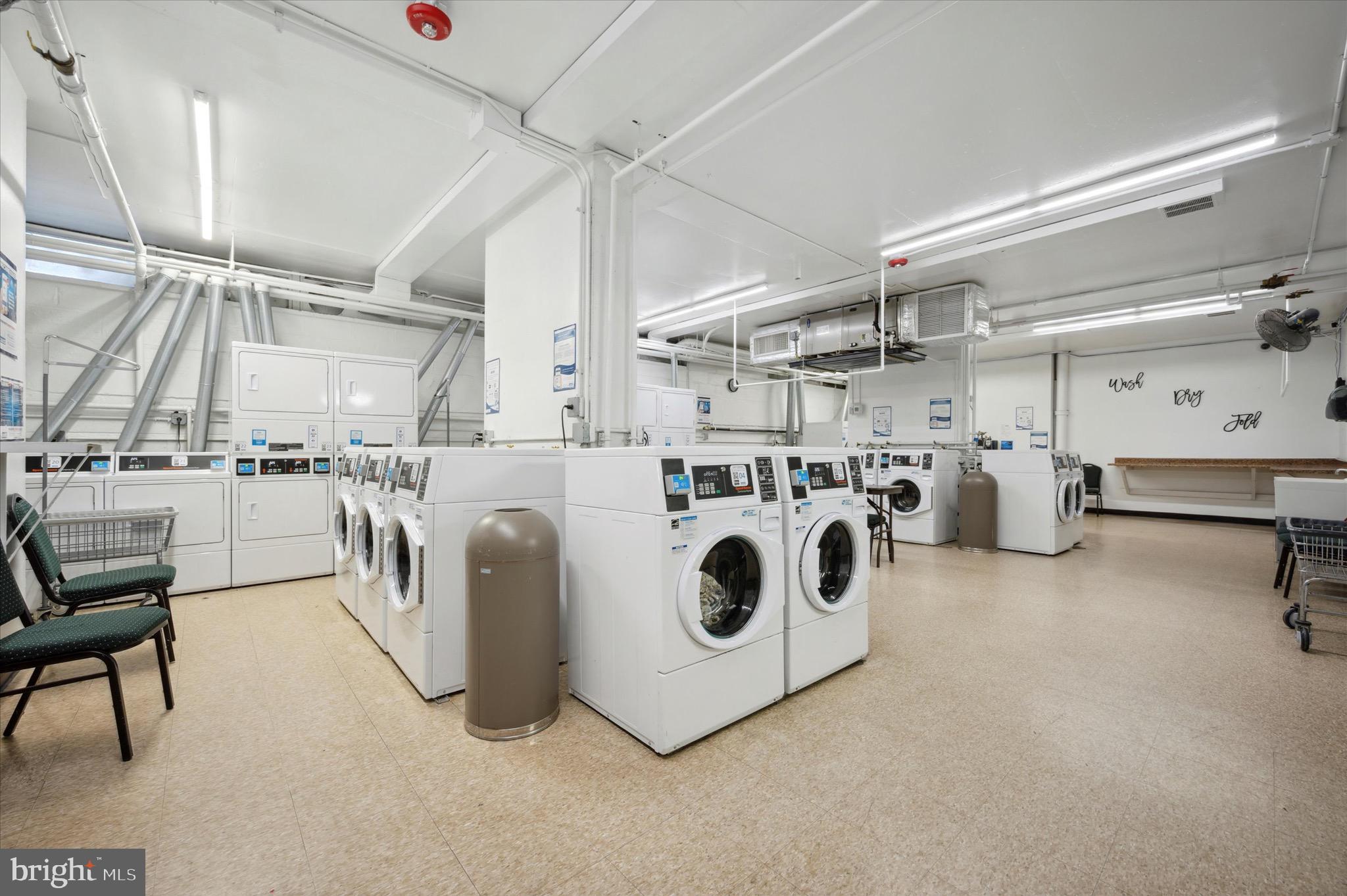 1030 E Lancaster Ave #606