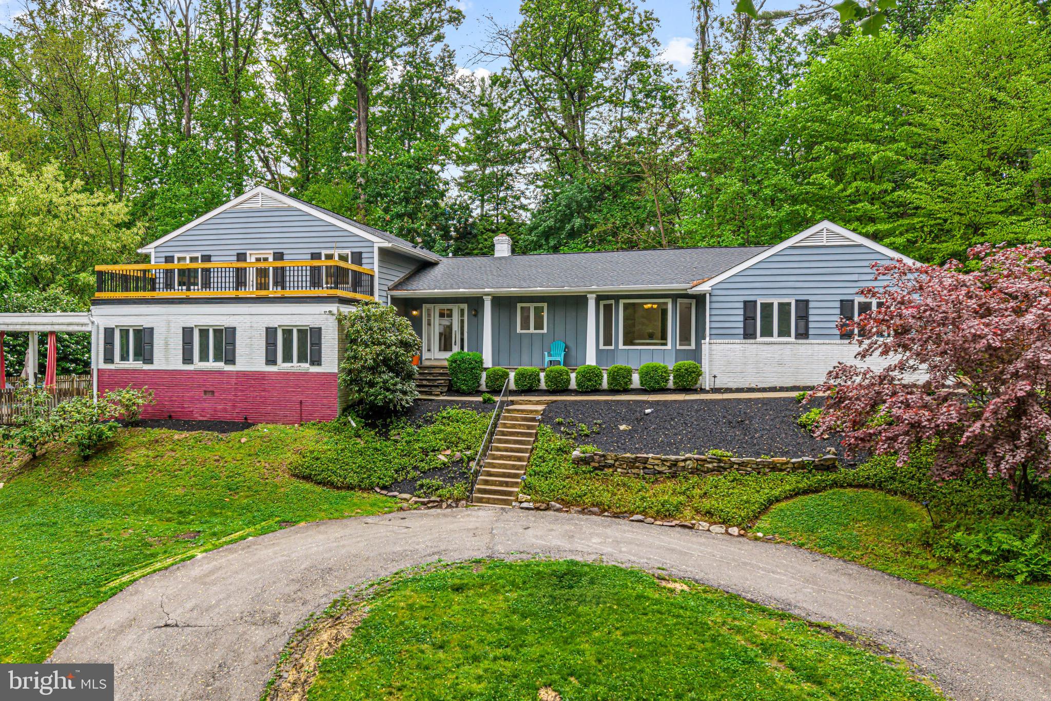 689 Malin Rd