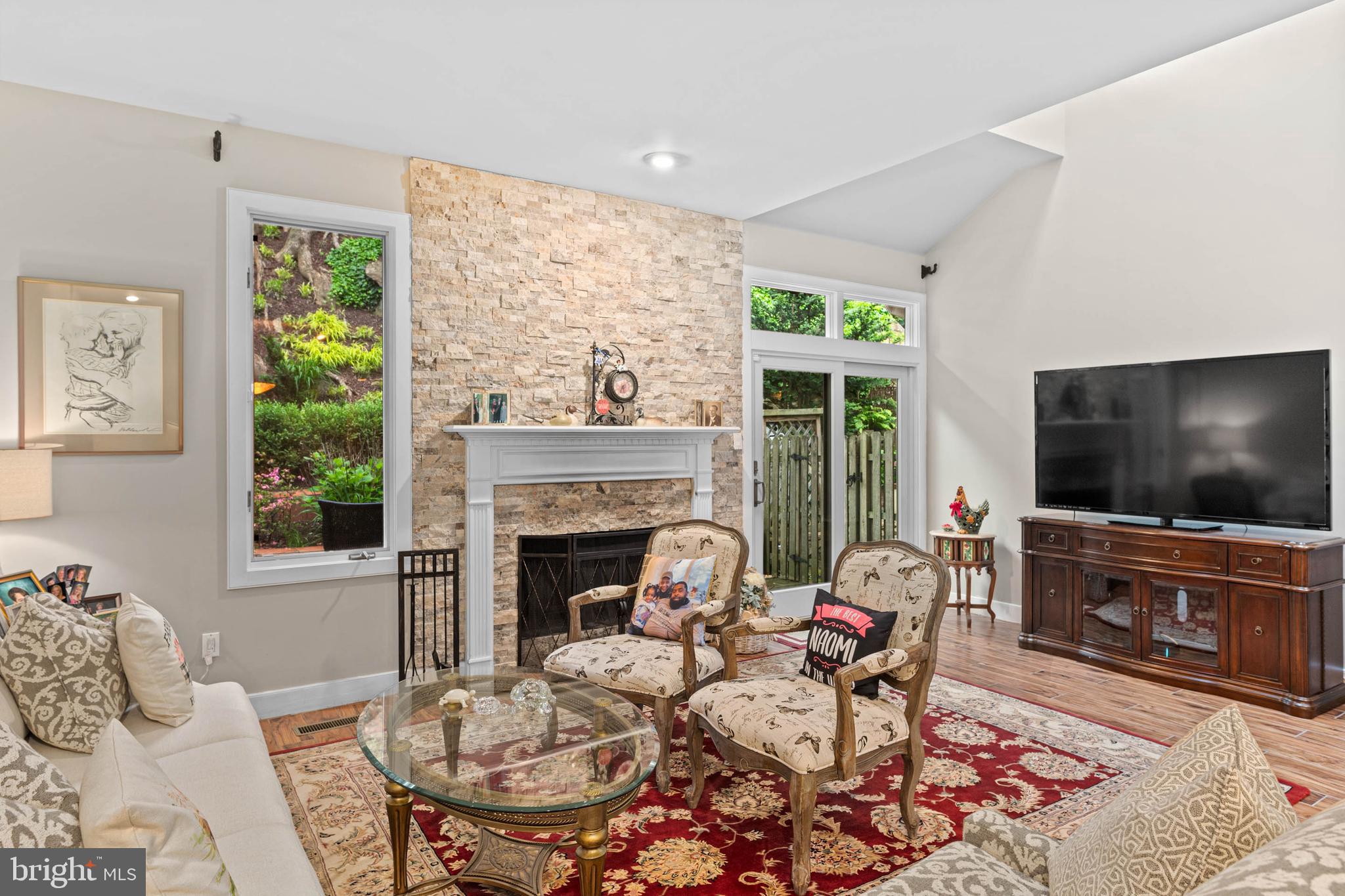 24 Greythorne Woods Cir