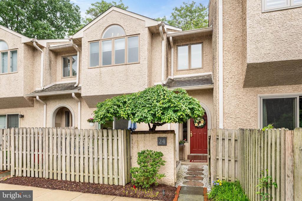 24 Greythorne Woods Cir