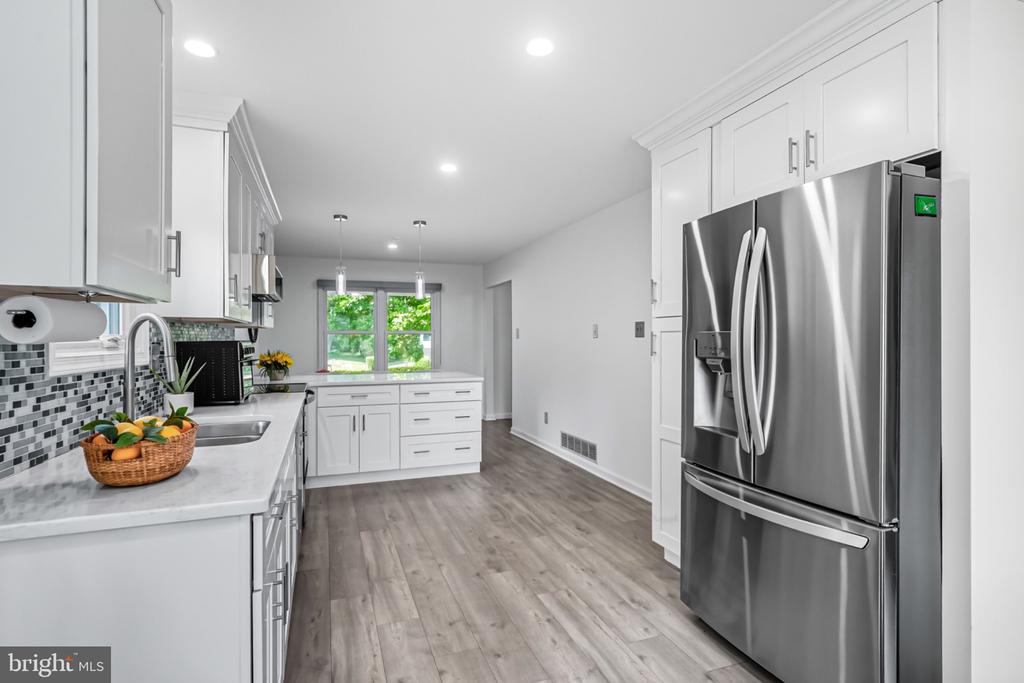2433 AVON ROAD