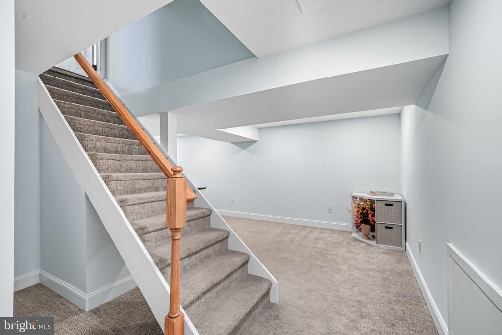 2433 AVON ROAD