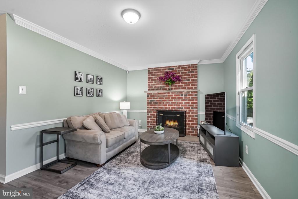 2433 AVON ROAD