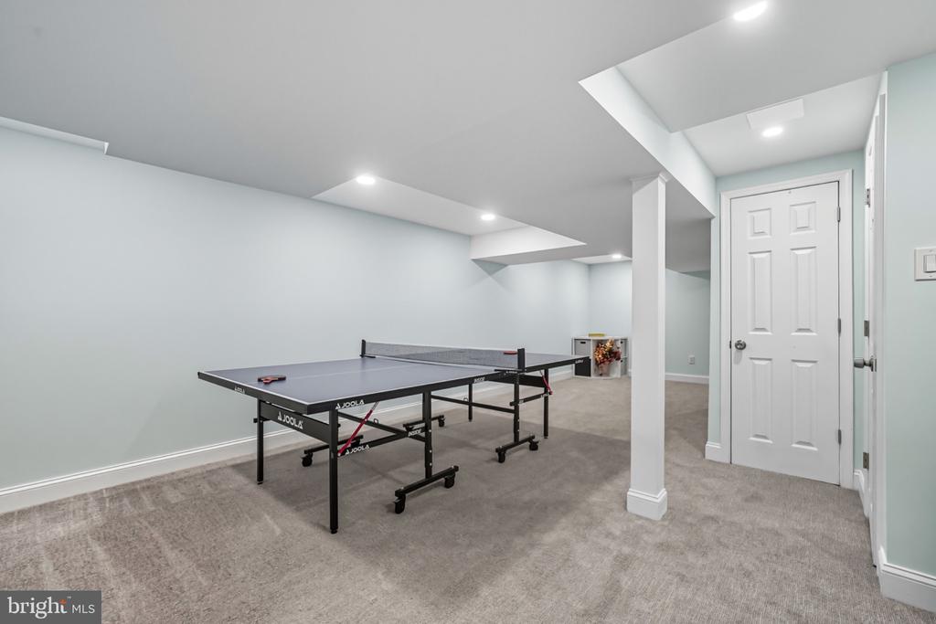 2433 AVON ROAD
