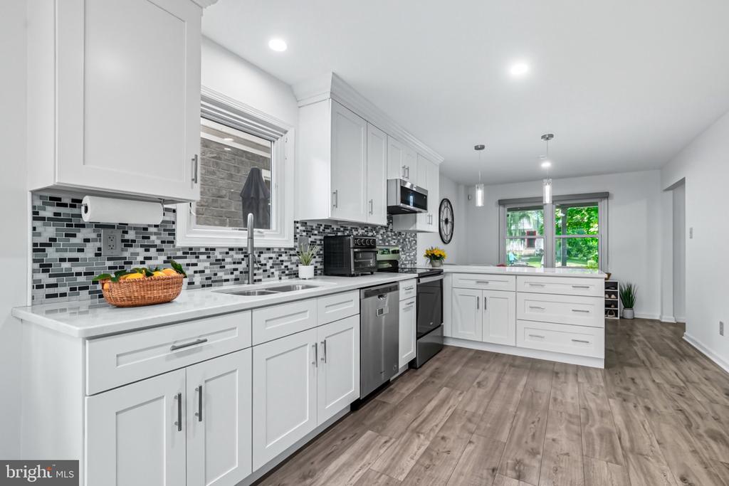 2433 AVON ROAD