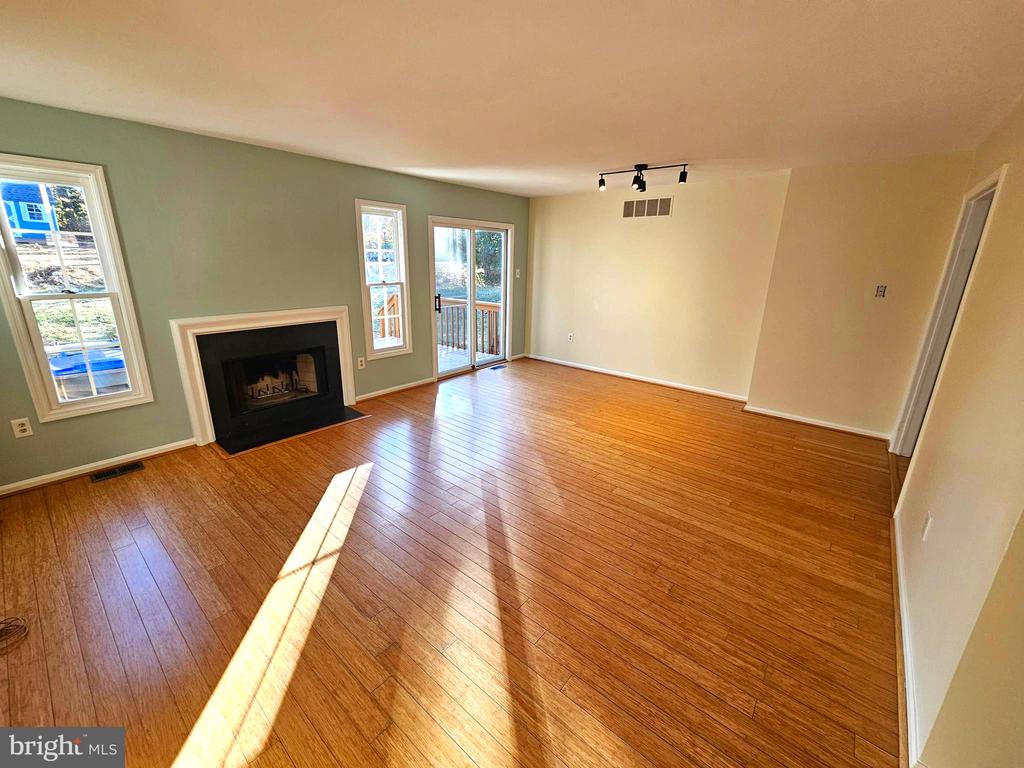214 Militia Ct #31