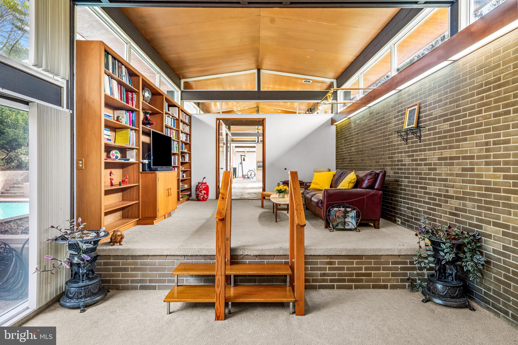 708 Righters Mill Rd