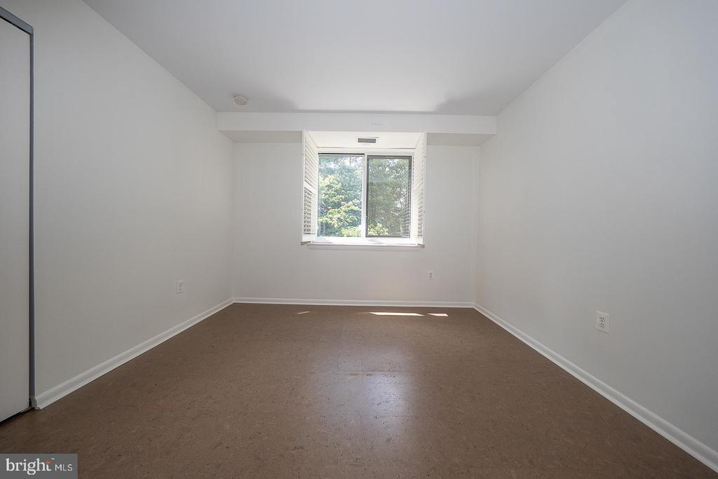 1640 OAKWOOD DRIVE Unit: W-216